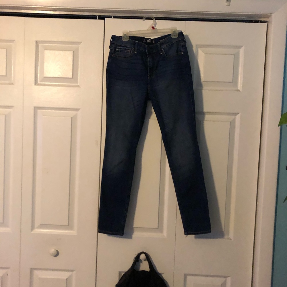 Hollister jeans dark color , size 5 , length short